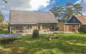 Beautiful Home In Falsterbo With Kitchen in Falsterbo
